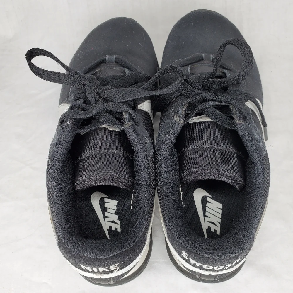 28) NIKE Pre-Love OX Suede Sz. 6